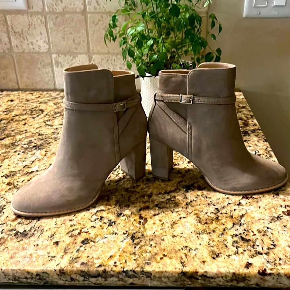 NWT Banana Republic Boots